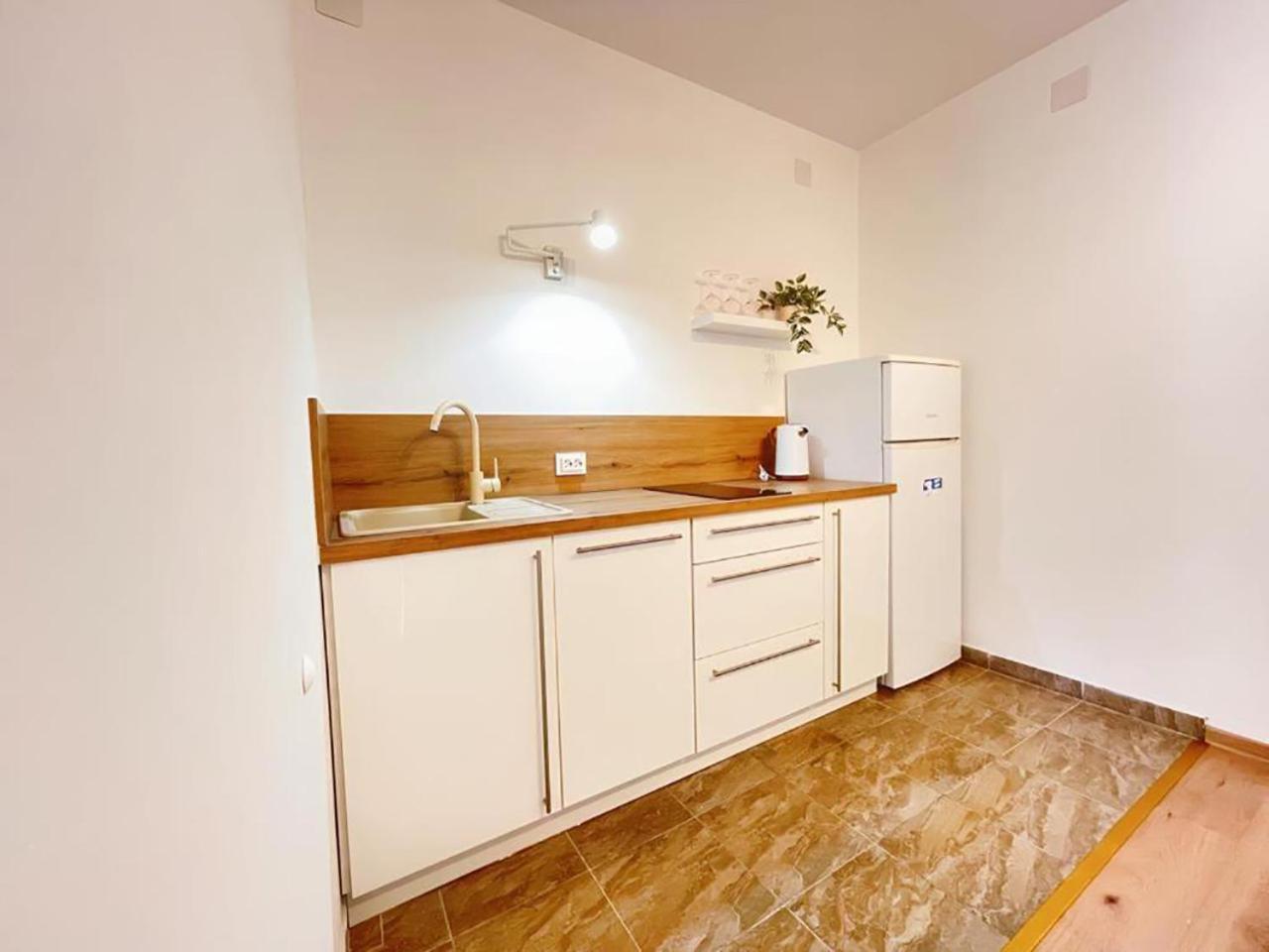 Caramel Comforts In Stinjan Only 800 Meters From The Beach Pula Buitenkant foto